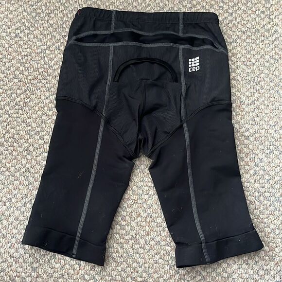 CEP COMPRESSION RUNNING SHORTS SIZE MEDIUM - Picture 5 of 8